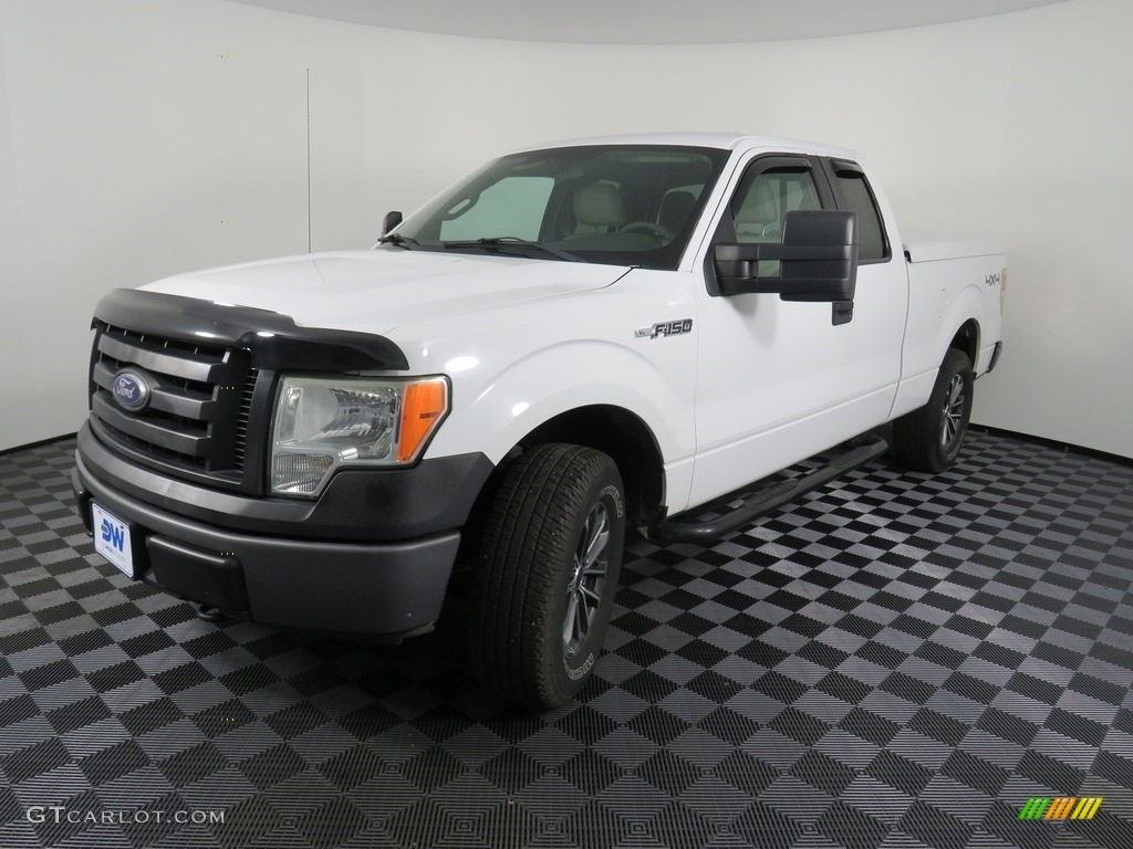 2010 F150 XL SuperCab 4x4 - Oxford White / Medium Stone photo #8