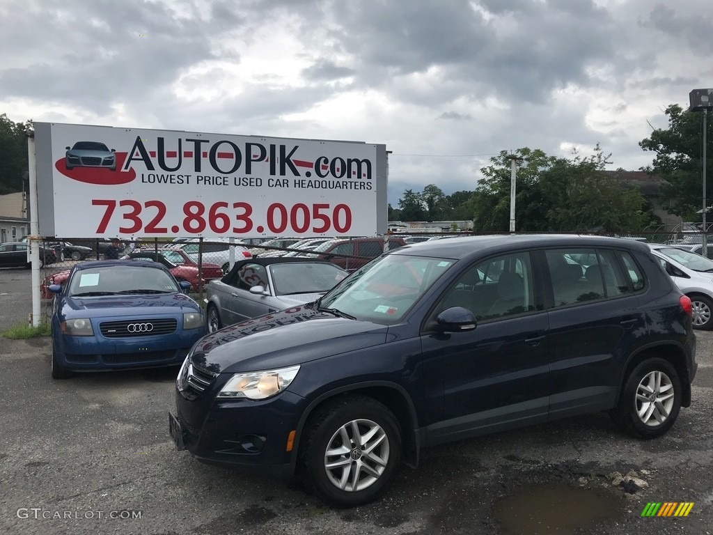 Night Blue Metallic Volkswagen Tiguan