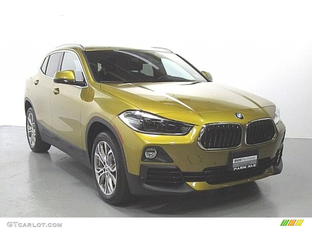 2019 X2 xDrive28i - Galvanic Gold Metallic / Black photo #5