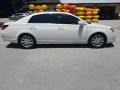 Blizzard White Pearl - Avalon Limited Photo No. 2