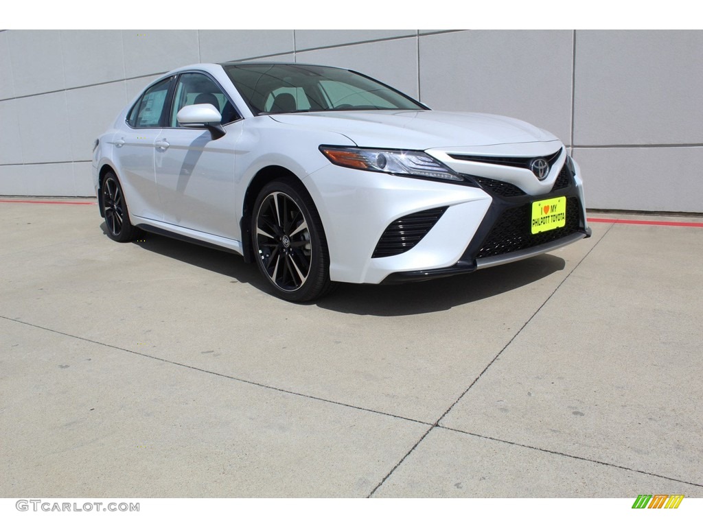 2019 Camry XSE - Wind Chill Pearl / Black photo #2