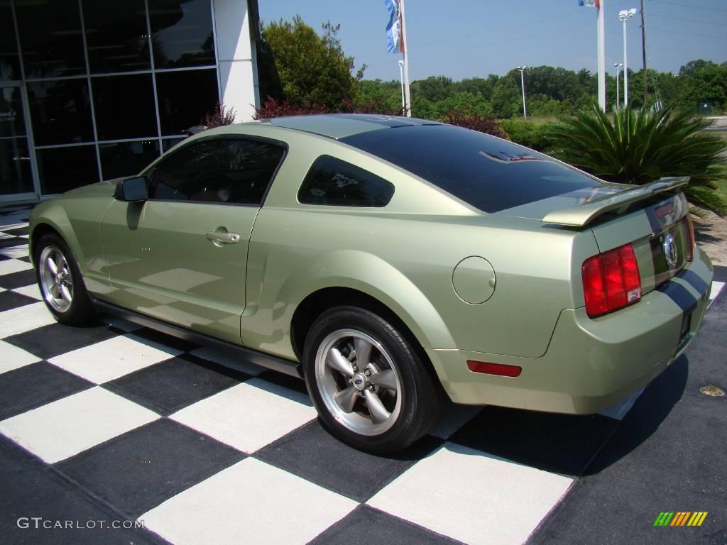 2006 Mustang V6 Deluxe Coupe - Legend Lime Metallic / Dark Charcoal photo #3