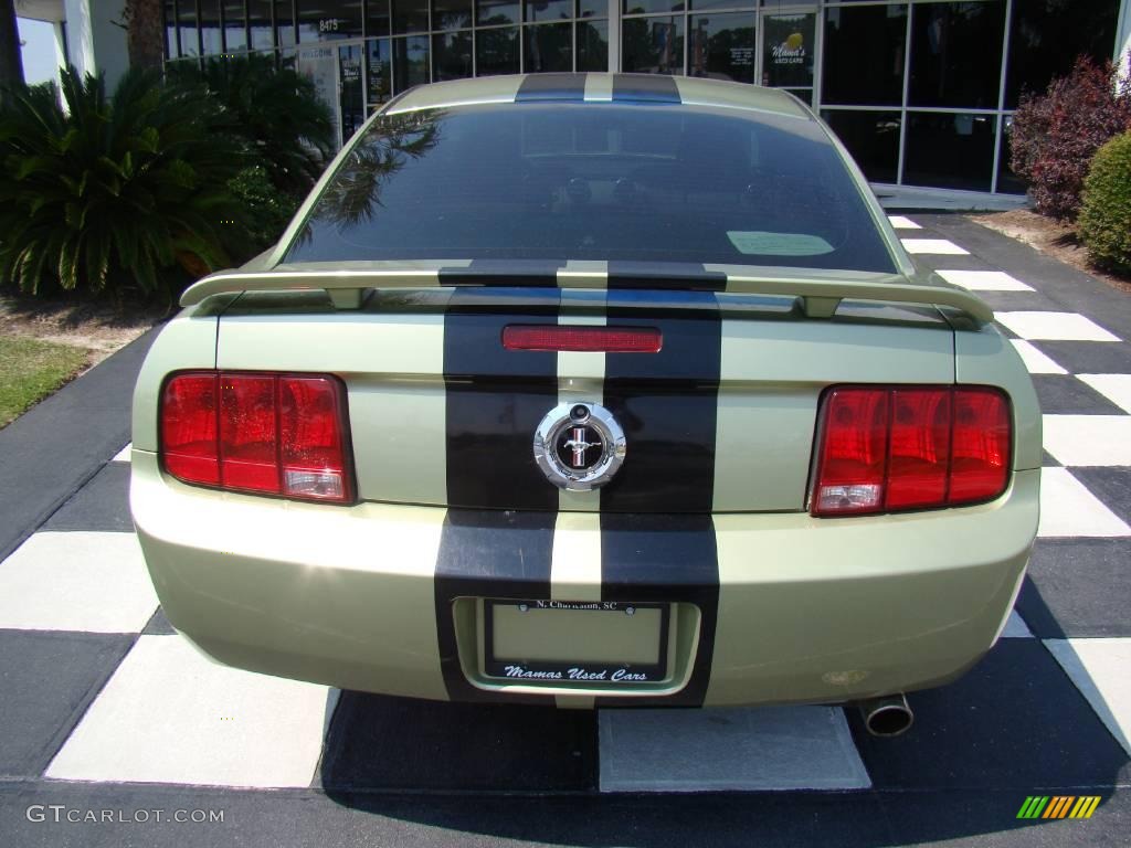 2006 Mustang V6 Deluxe Coupe - Legend Lime Metallic / Dark Charcoal photo #4