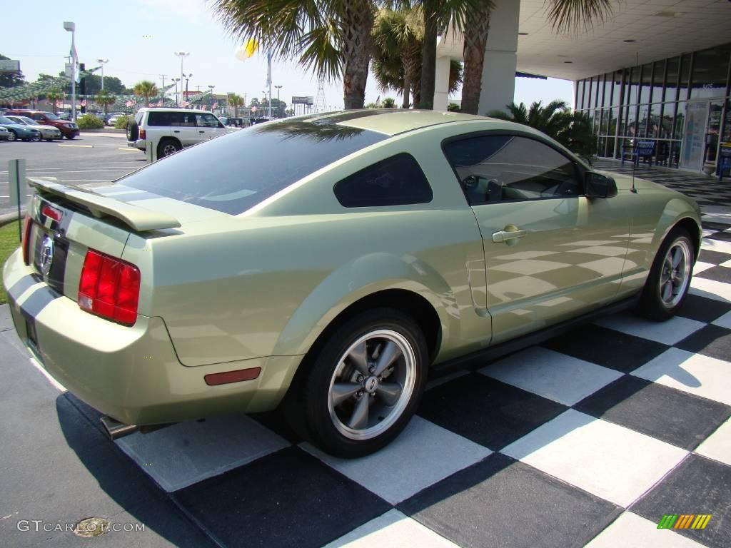 2006 Mustang V6 Deluxe Coupe - Legend Lime Metallic / Dark Charcoal photo #5