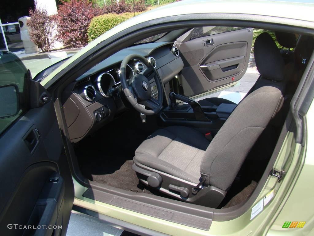 2006 Mustang V6 Deluxe Coupe - Legend Lime Metallic / Dark Charcoal photo #9