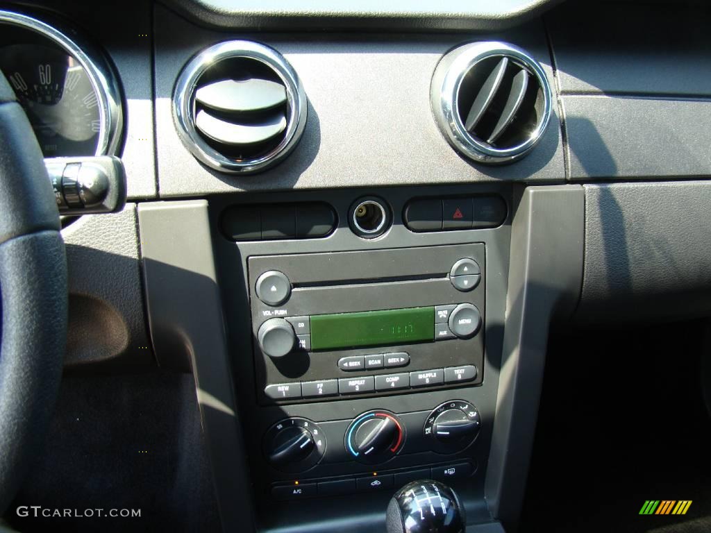 2006 Mustang V6 Deluxe Coupe - Legend Lime Metallic / Dark Charcoal photo #13