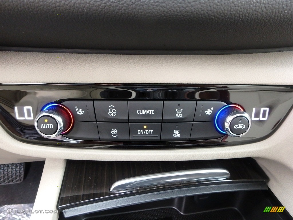 2019 Buick Regal Sportback Essence AWD Controls Photos