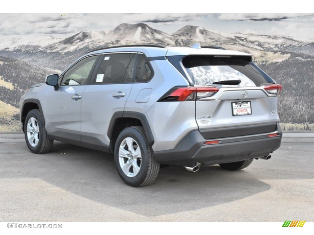 2019 RAV4 XLE - Silver Sky Metallic / Light Gray photo #3