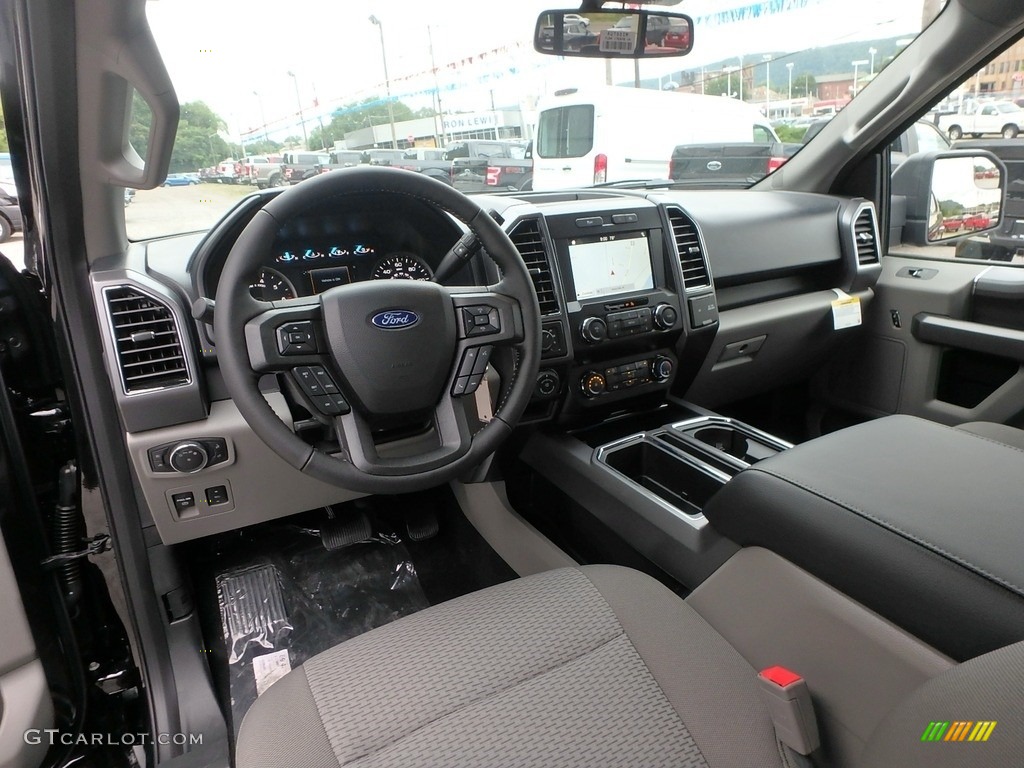 Earth Gray Interior 2019 Ford F150 XLT SuperCrew 4x4 Photo #134512428