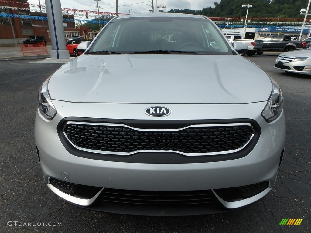 2019 Niro FE Hybrid - Silky Silver / Black photo #9