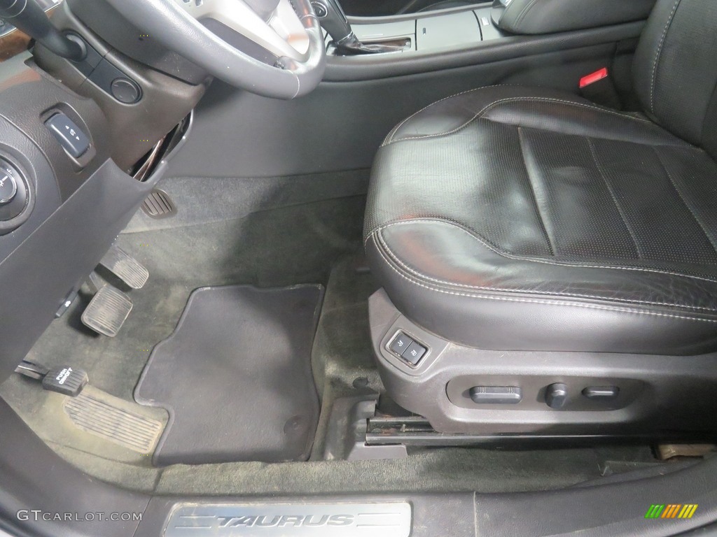 2014 Taurus Limited - Ingot Silver / Charcoal Black photo #23