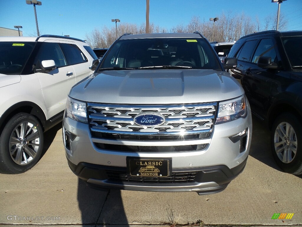 2019 Explorer XLT 4WD - Ingot Silver / Medium Black photo #2