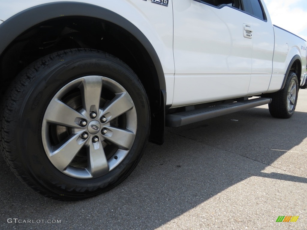 2011 F150 FX4 SuperCab 4x4 - Oxford White / Black photo #9