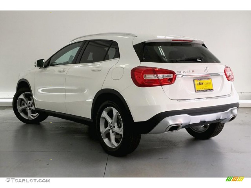 2019 GLA 250 - Polar White / Black photo #2
