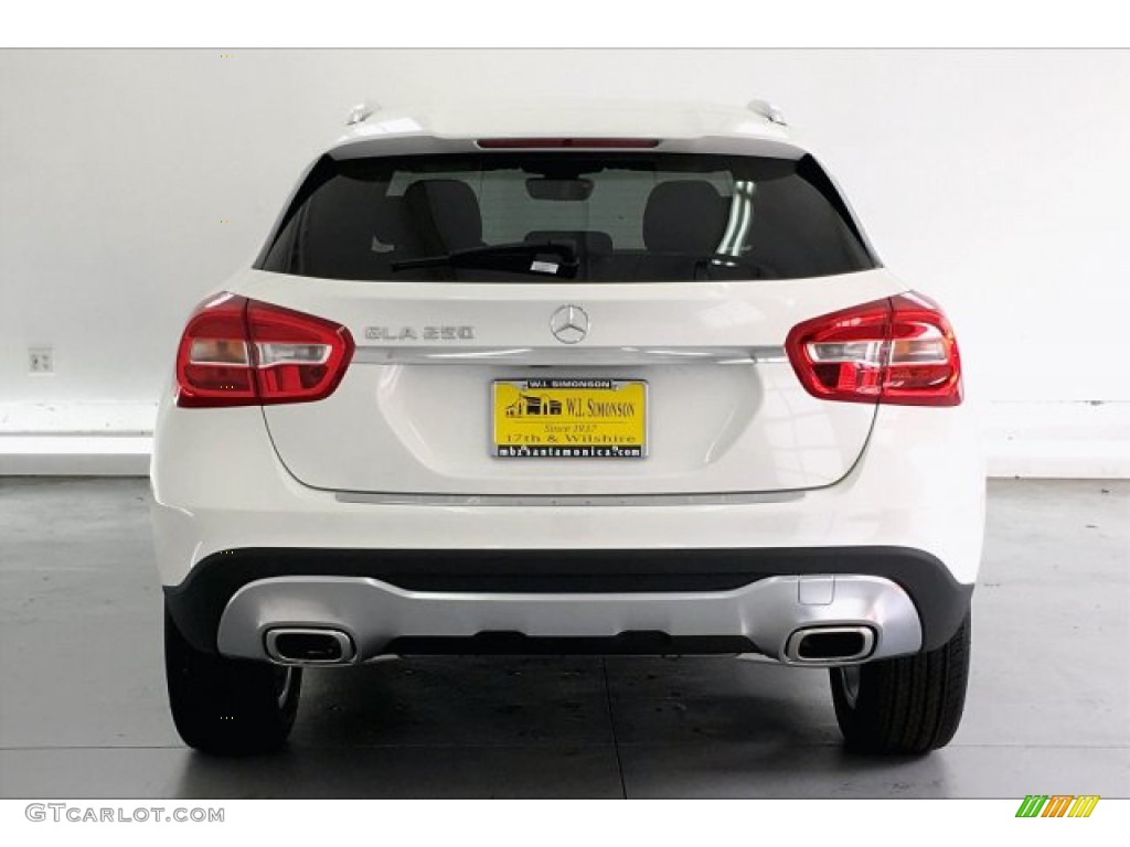 2019 GLA 250 - Polar White / Black photo #3