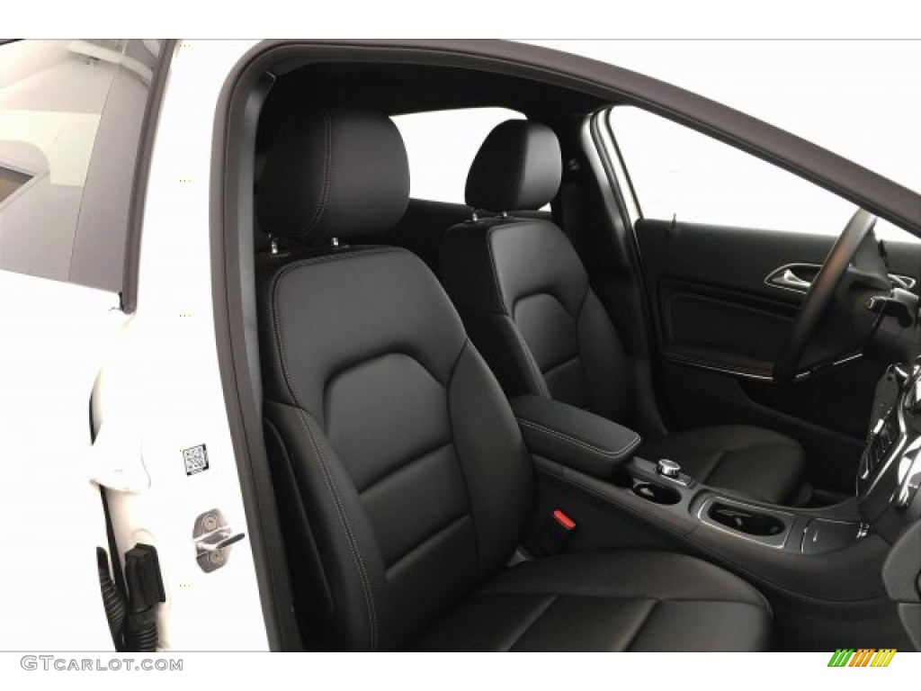 2019 GLA 250 - Polar White / Black photo #5