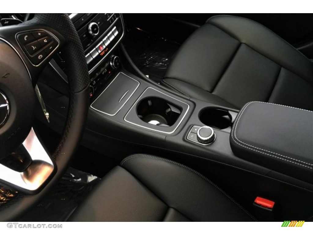 2019 GLA 250 - Polar White / Black photo #7