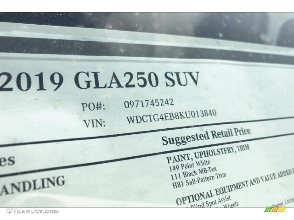 2019 GLA 250 - Polar White / Black photo #11