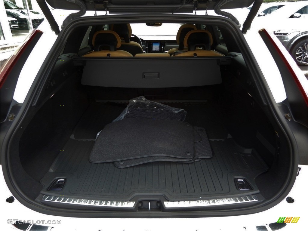2018 Volvo V90 T5 Trunk Photo #134527327