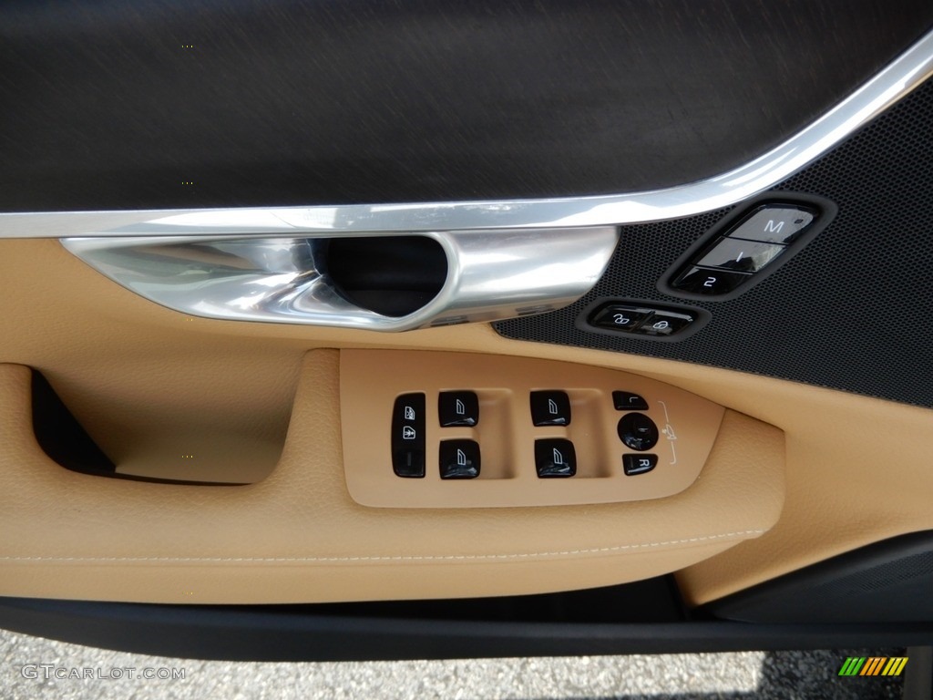2018 Volvo V90 T5 Door Panel Photos