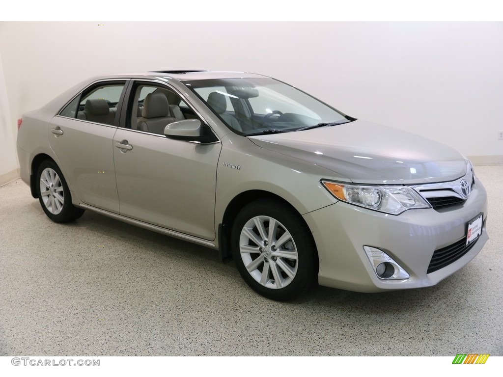 2014 Camry Hybrid XLE - Creme Brulee Metallic / Ivory photo #1