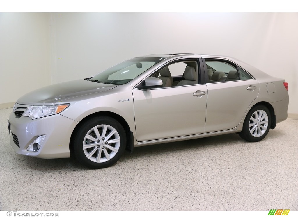 2014 Camry Hybrid XLE - Creme Brulee Metallic / Ivory photo #3