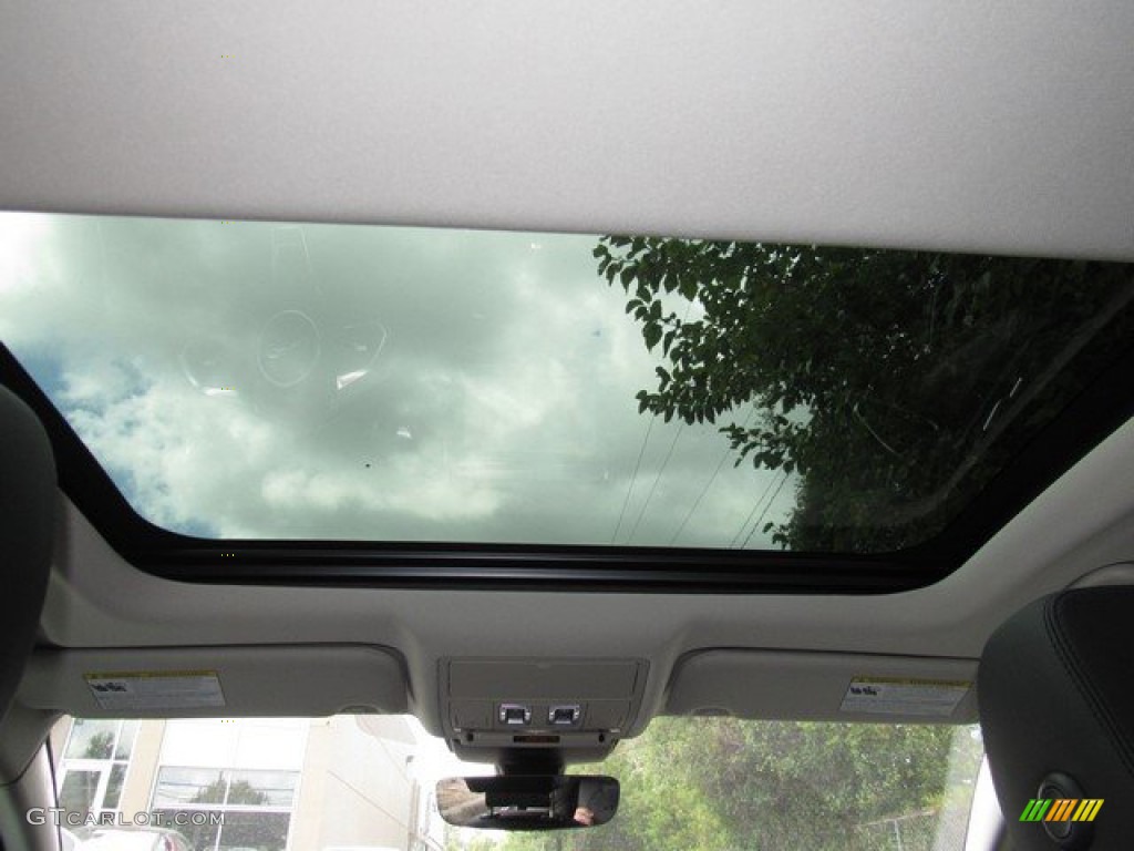 2020 Jaguar XE S Sunroof Photo #134535415