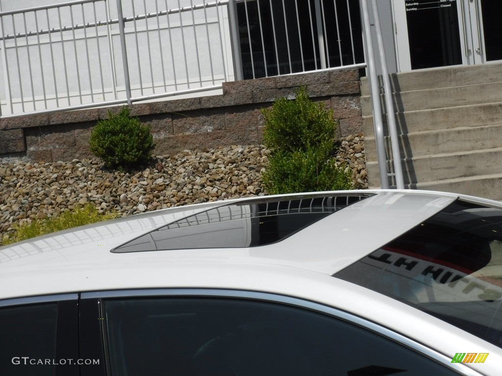 2015 Avalon XLE Touring - Blizzard Pearl / Black photo #3