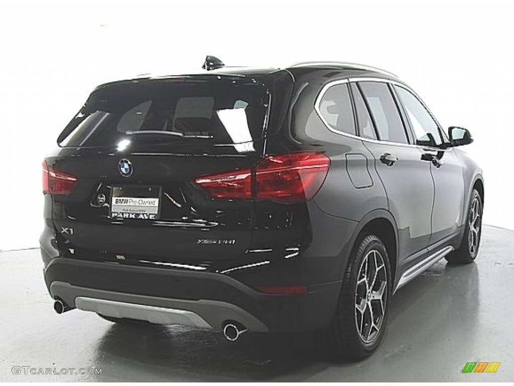 2019 X1 xDrive28i - Jet Black / Black photo #4