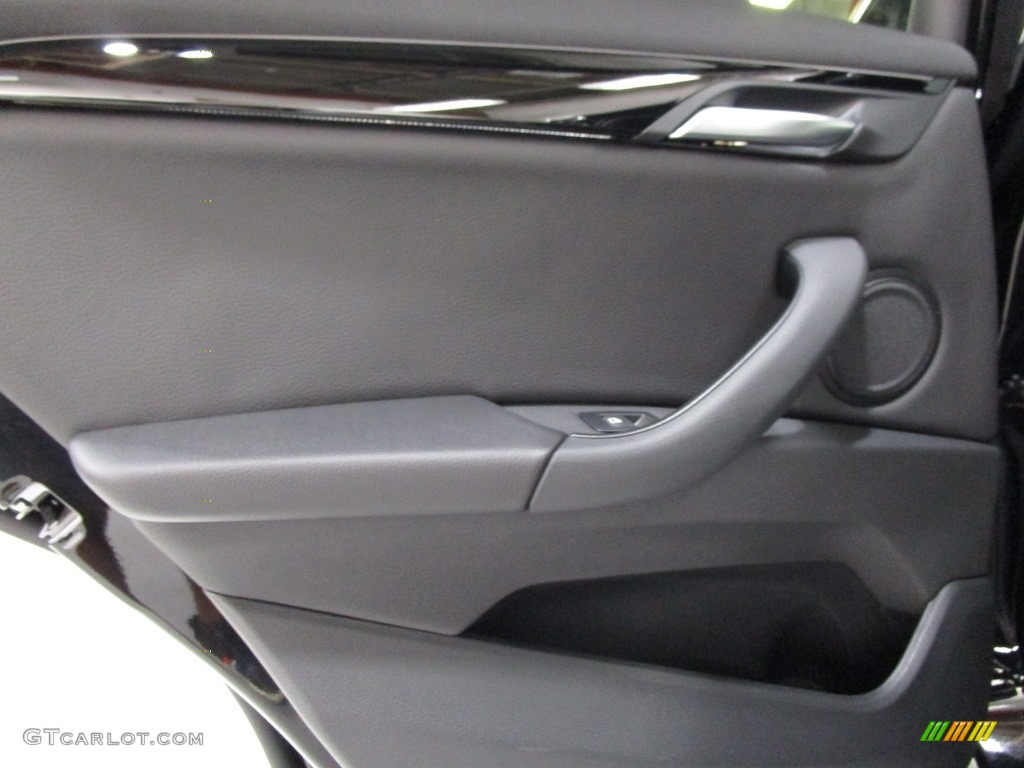 2019 X1 xDrive28i - Jet Black / Black photo #10