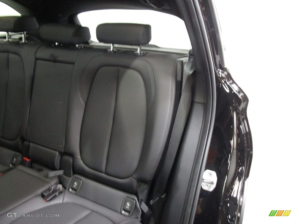 2019 X1 xDrive28i - Jet Black / Black photo #11