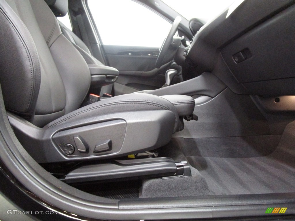 2019 X1 xDrive28i - Jet Black / Black photo #15