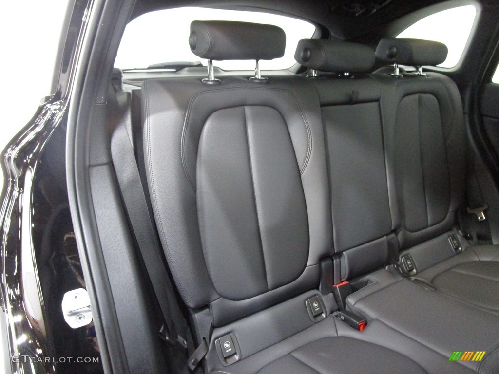 2019 X1 xDrive28i - Jet Black / Black photo #17