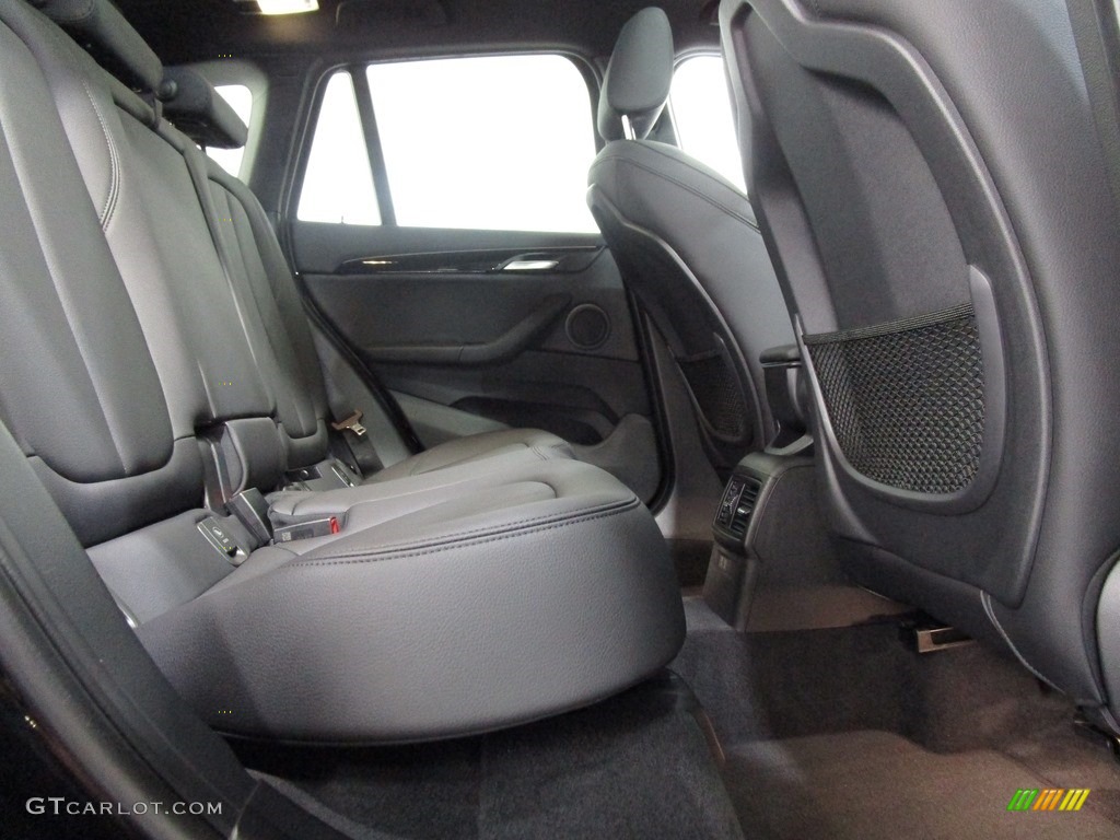 2019 X1 xDrive28i - Jet Black / Black photo #18