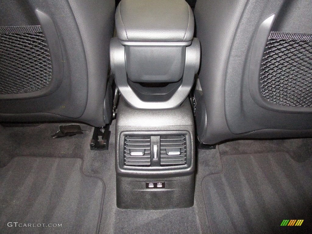 2019 X1 xDrive28i - Jet Black / Black photo #19