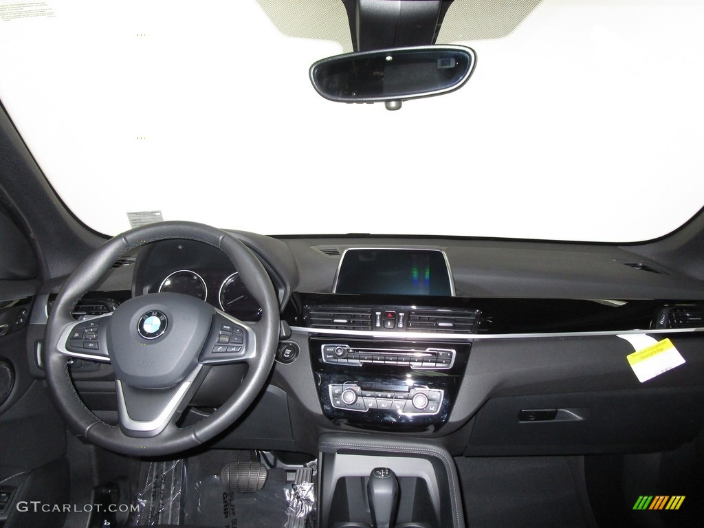 2019 X1 xDrive28i - Jet Black / Black photo #21
