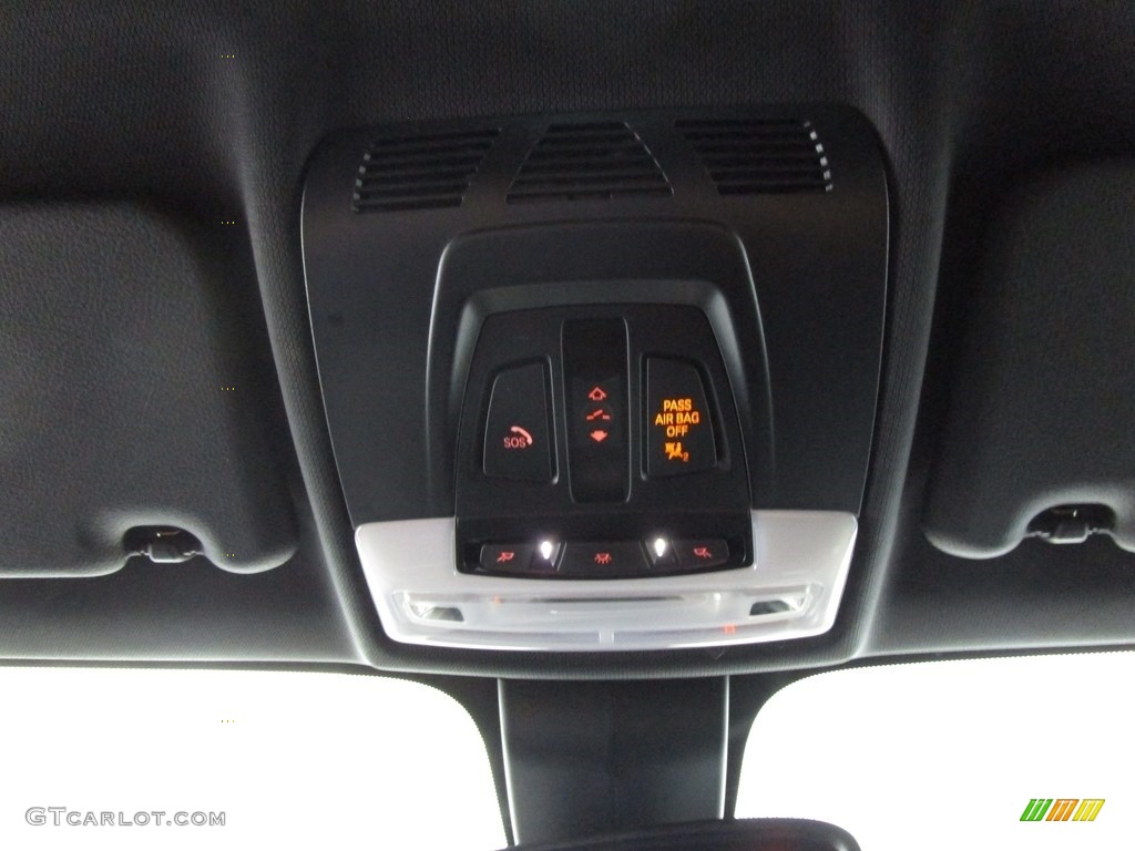 2019 X1 xDrive28i - Jet Black / Black photo #26