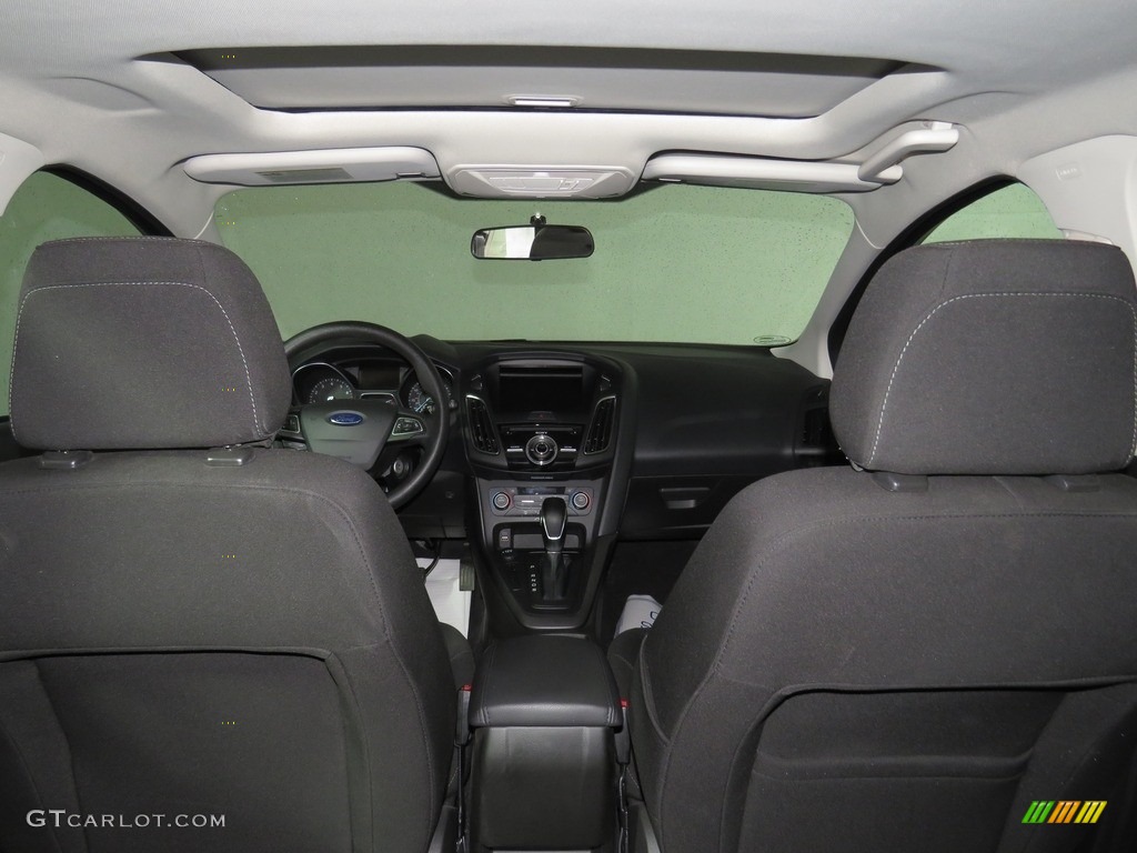 2018 Focus SEL Hatch - Blue Metallic / Charcoal Black photo #14