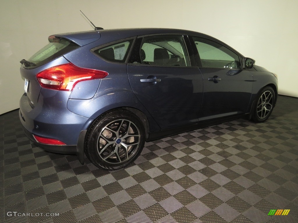 2018 Focus SEL Hatch - Blue Metallic / Charcoal Black photo #15