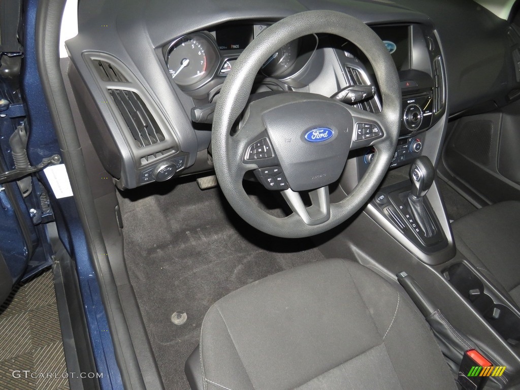 2018 Focus SEL Hatch - Blue Metallic / Charcoal Black photo #19