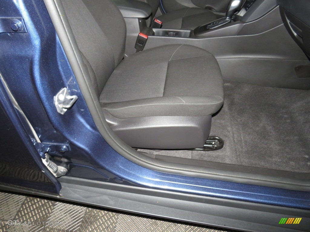 2018 Focus SEL Hatch - Blue Metallic / Charcoal Black photo #26