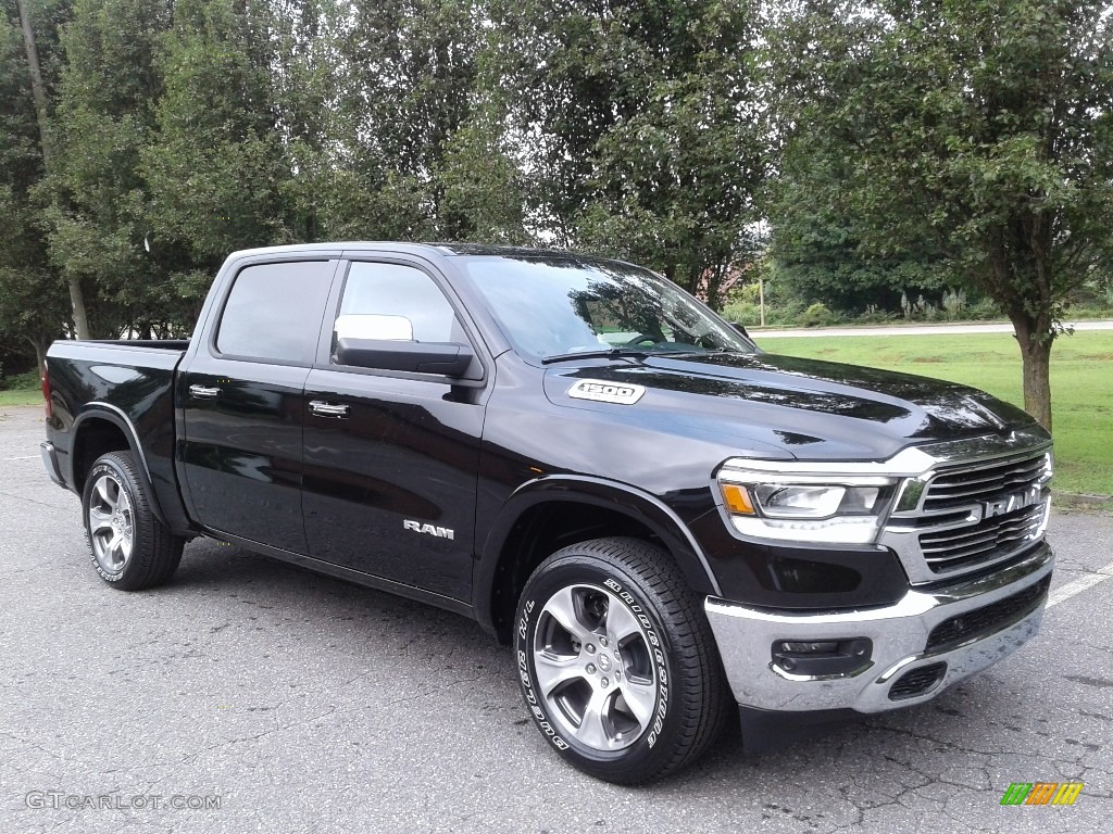 2019 1500 Laramie Crew Cab 4x4 - Diamond Black Crystal Pearl / Black photo #4