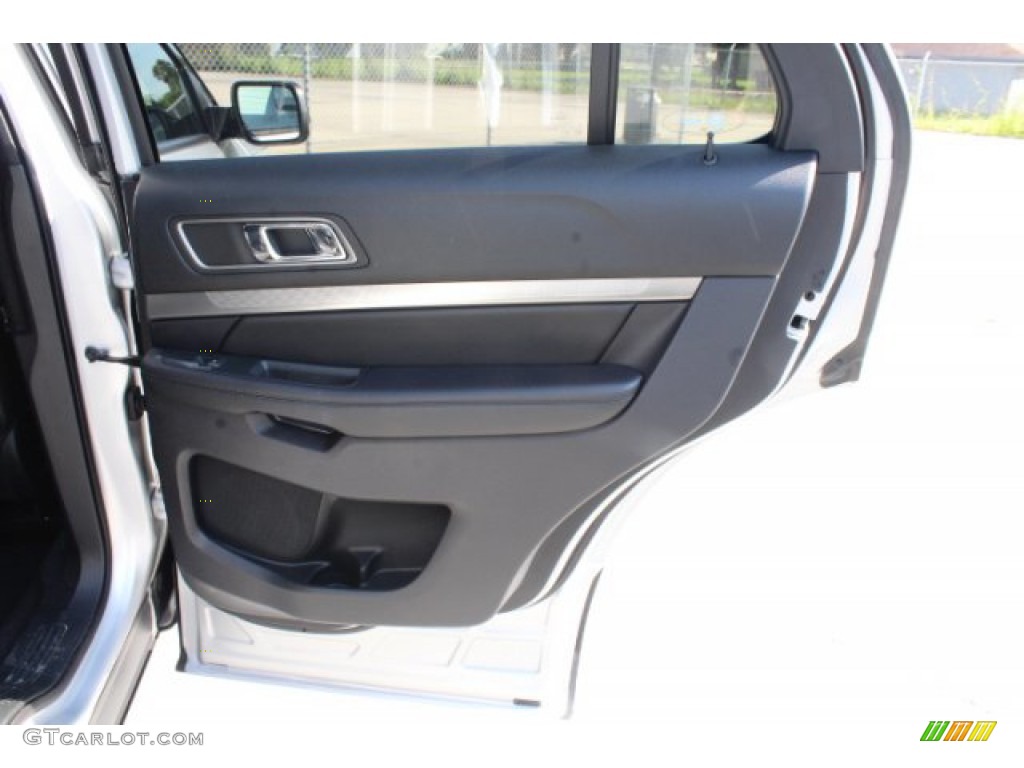 2018 Explorer XLT - Ingot Silver / Ebony Black photo #26