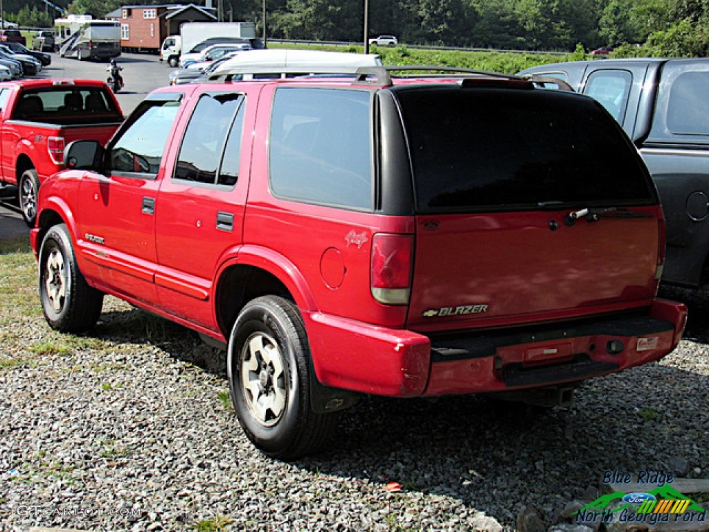 2004 Blazer LS 4x4 - Victory Red / Medium Gray photo #3