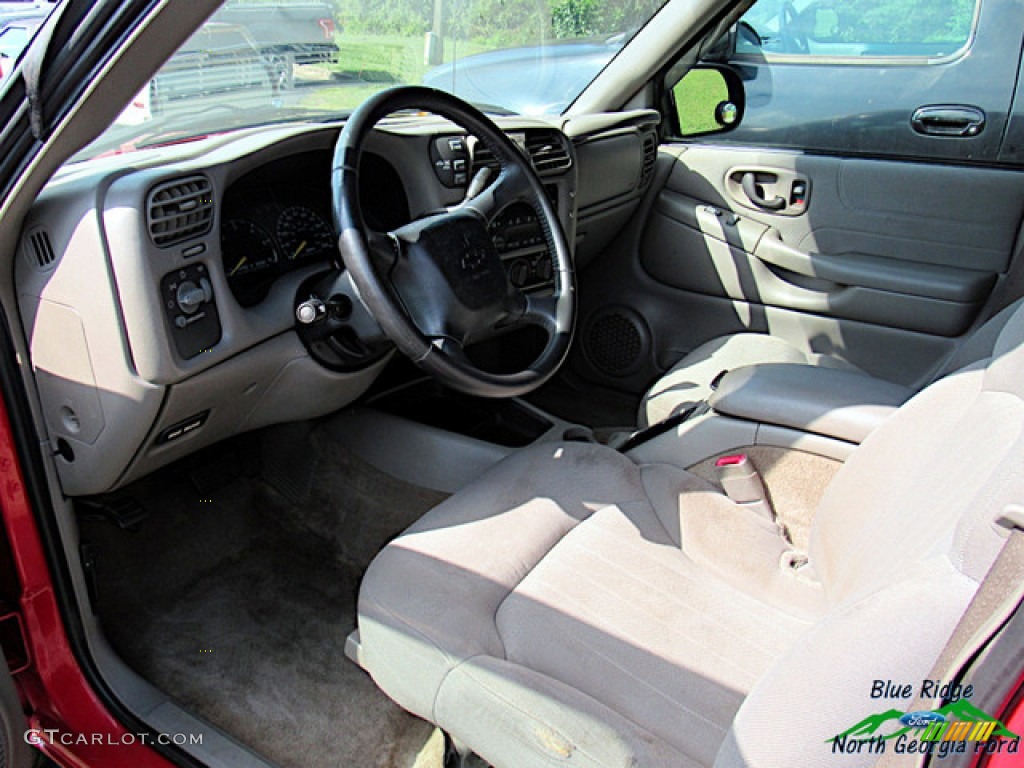 2004 Blazer LS 4x4 - Victory Red / Medium Gray photo #5