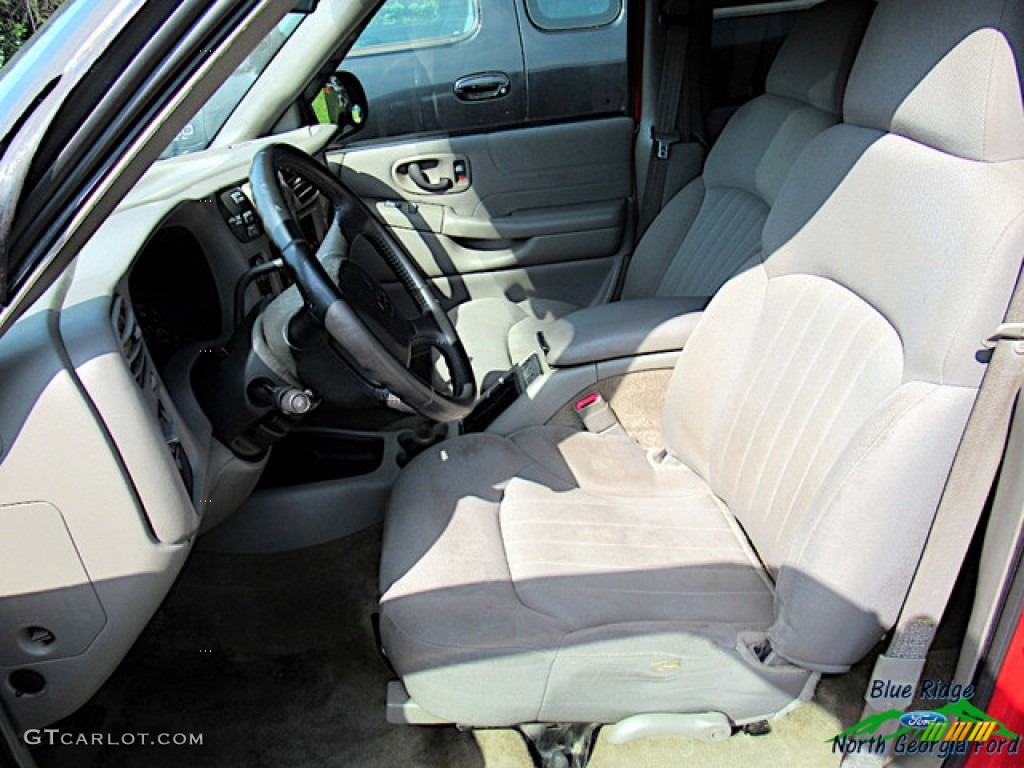 2004 Blazer LS 4x4 - Victory Red / Medium Gray photo #6
