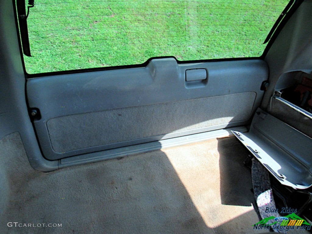 2004 Blazer LS 4x4 - Victory Red / Medium Gray photo #9