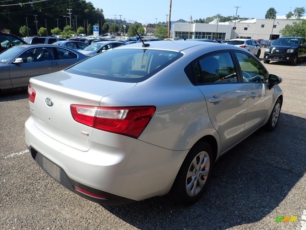 2013 Rio LX Sedan - Bright Silver / Black photo #4