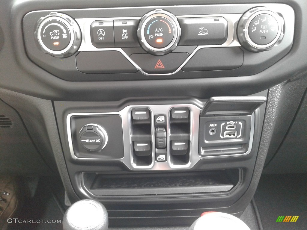 2020 Jeep Gladiator Sport 4x4 Controls Photo #134590471