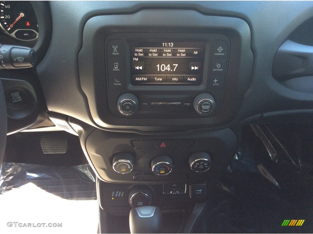 2019 Renegade Sport 4x4 - Alpine White / Black photo #13